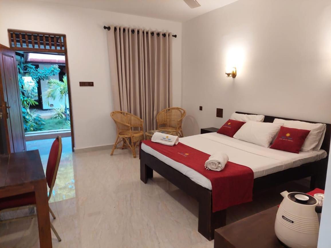 Lucky Beach Resort Trincomalee Bagian luar foto